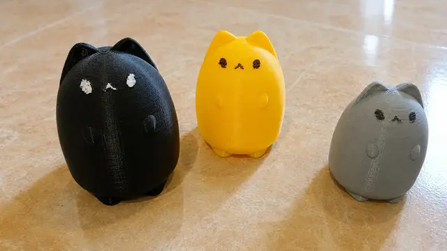Piccoli gatti decorativi realizzati con stampa 3D